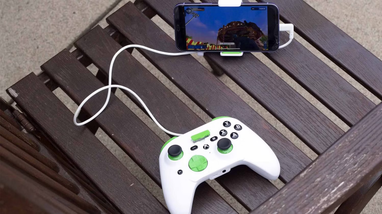 بررسی Riot PWR Cloud Gaming Controller