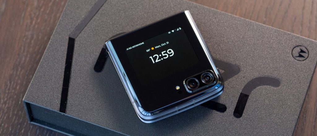 بررسی موتورولا Razr 2022