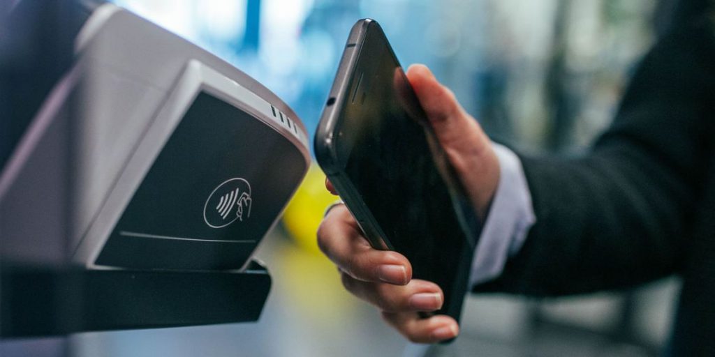 مقایسه Google Pay با Samsung Pay