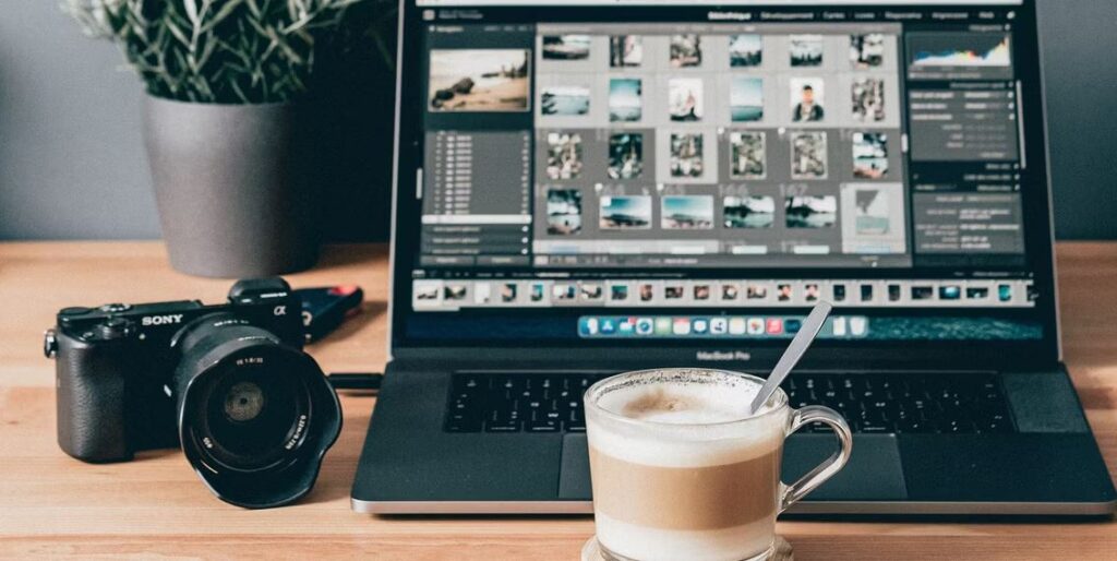 مقایسه Adobe Lightroom وCamera Raw