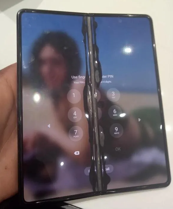 خراب شدن نمایشگر گلکسی زد فولد 3