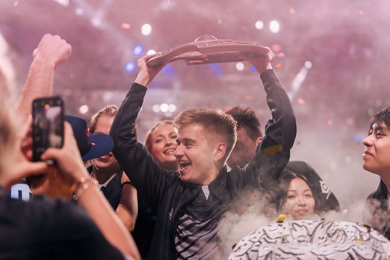 بازیکن برتر Dota 2