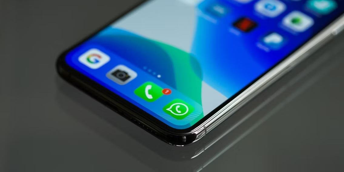 مقایسه انجمن WhatsApp با گروه WhatsApp