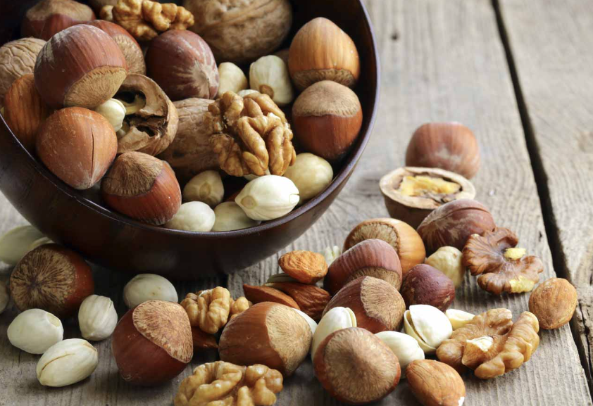 فواید و مضرات مصرف آجیل برای بدن