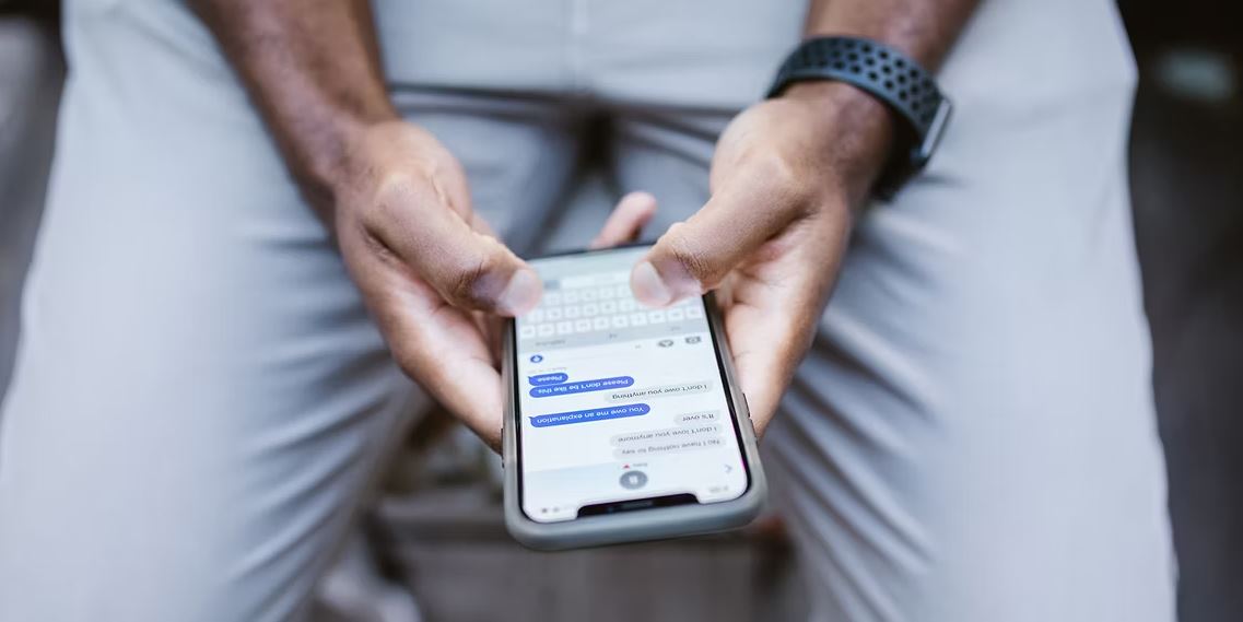 خواندن متون iMessage بدون هشدار به فرستنده