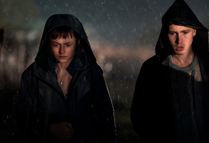 نقد و بررسی سریال A murder at the End of the World