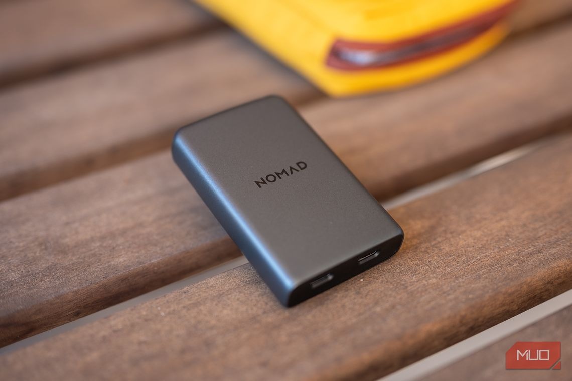 آداپتور برق باریک 65 واتی Nomad
