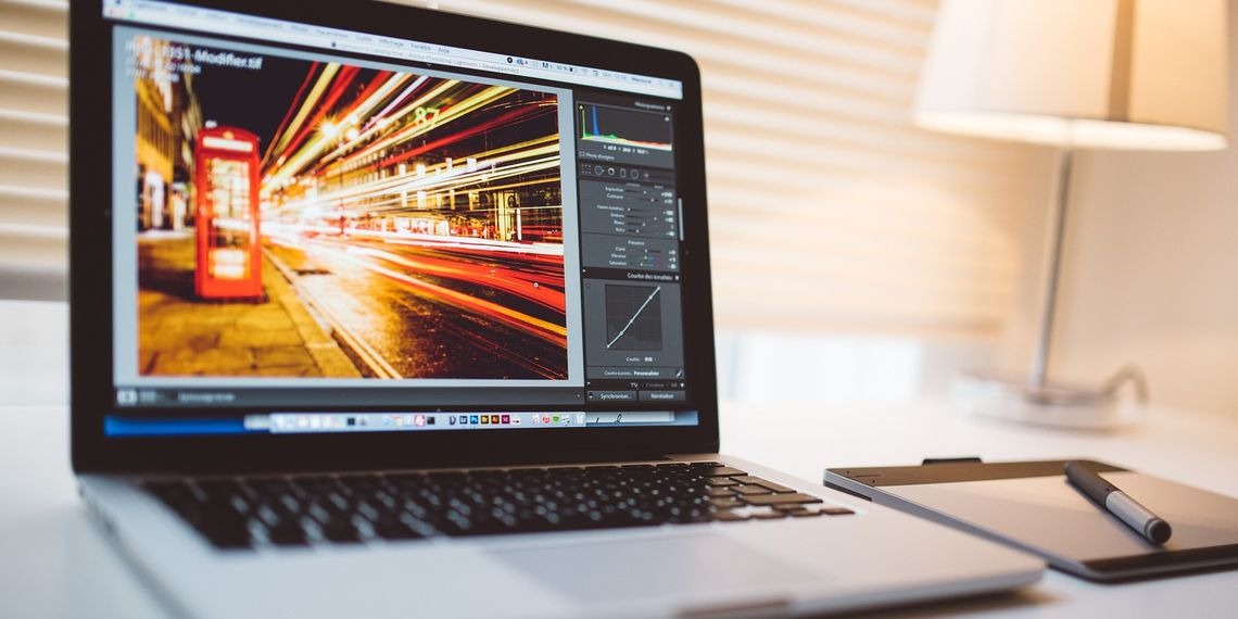 محو کردن پس زمینه عکس در Adobe Lightroom