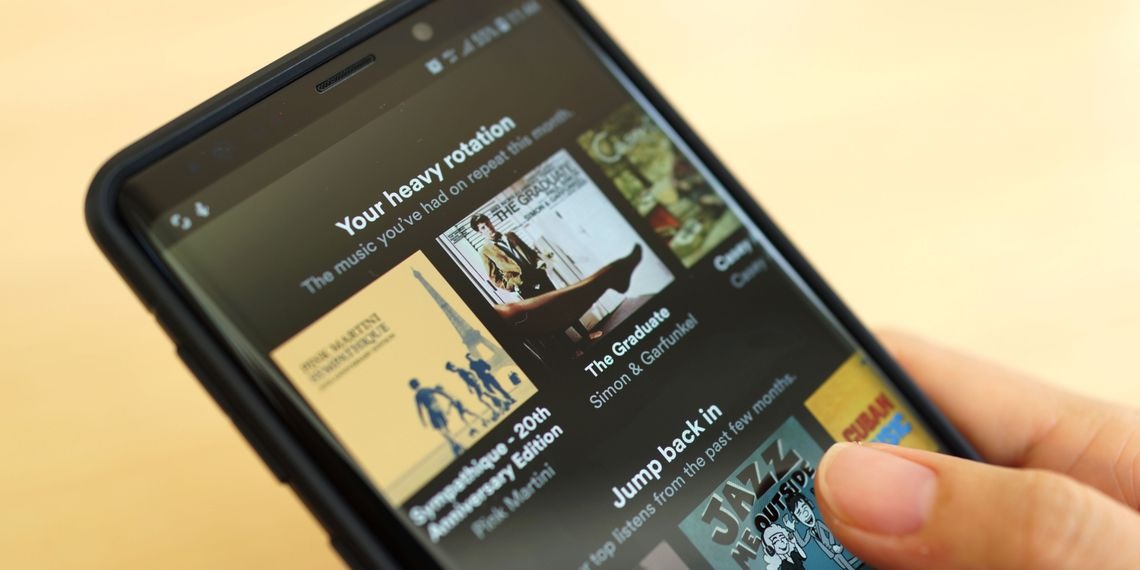 آهنگ های Spotify را برای گوش دادن آفلاین