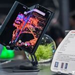 گوشی تاشو TCL با نمایشگر سه‌ تکه