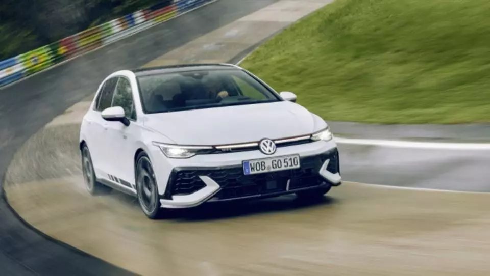 مشخصات خودرو گلف GTI کلاب اسپرت