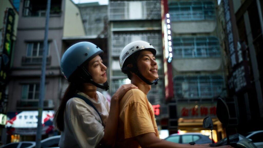 نقد و بررسی فیلم 18×2 Beyond Youthful Days