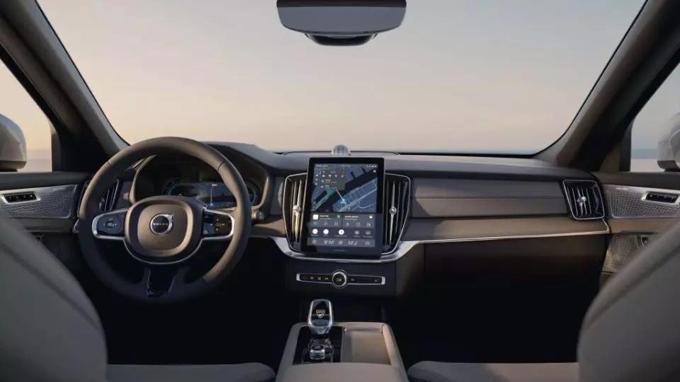 خودرو ولوو XC90 مدل 2025
