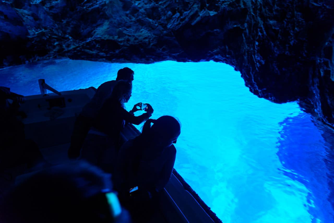 نقد و بررسی فیلم Blue Cave