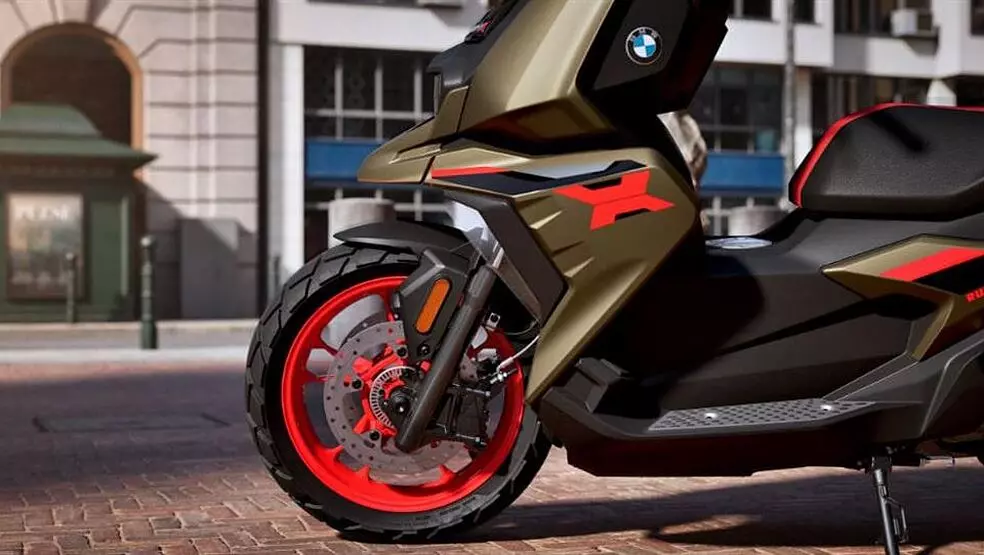 اسکوتر ب ام و C 400 GT و C 400 X