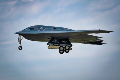 بمب‌ افکن B-2 اسپیریت