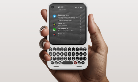 گوشی Clicks Communicator