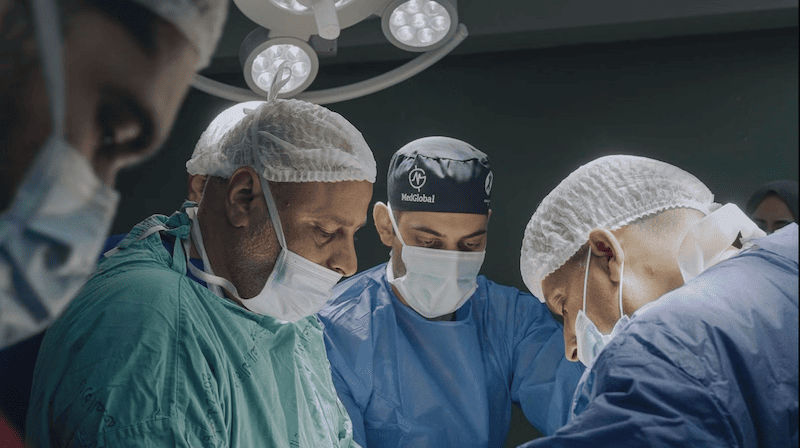 نقد و بررسی مستند دکتر آمریکایی