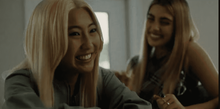 نقد و بررسی فیلم Slanted