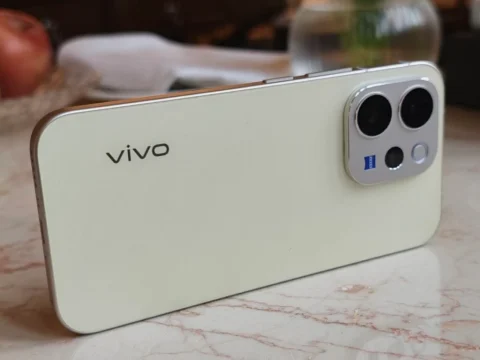 ویوو V80